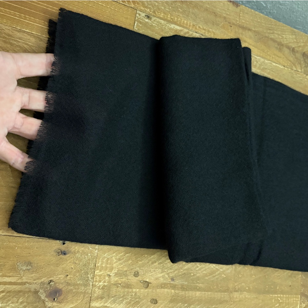 Amicale Cashmere Midnight Black Wrap - Picture 6 of 9